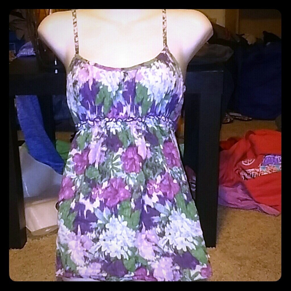 Kirra Women's size Medium Halter